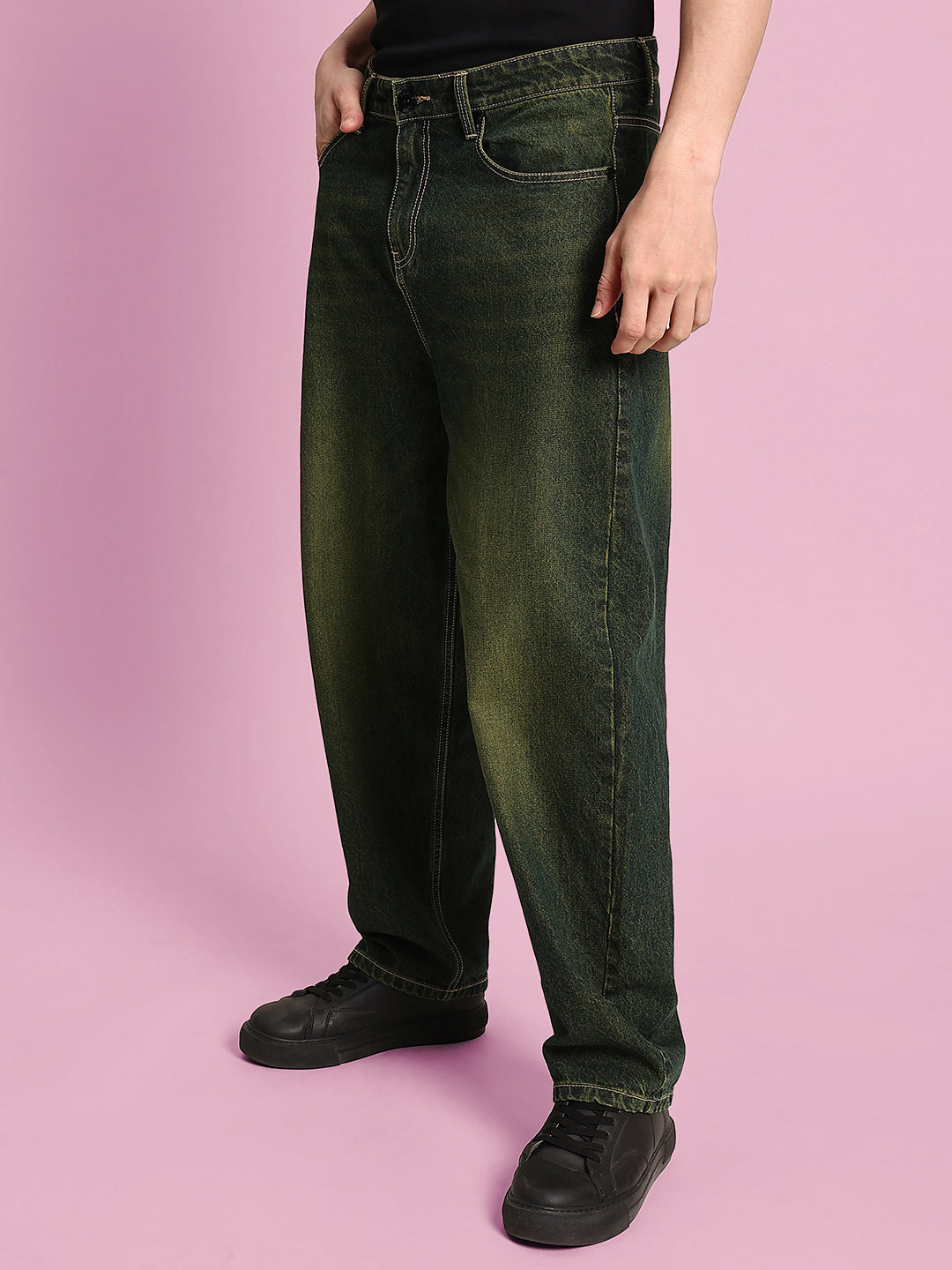 Men Green Tinted Baggy Fit Washed Jeans