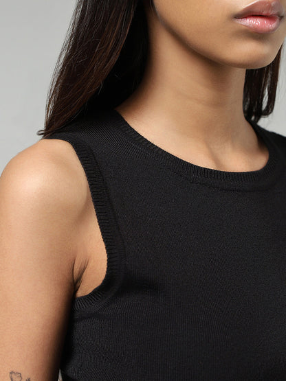 Nuon Black Sleeveless Crop Top