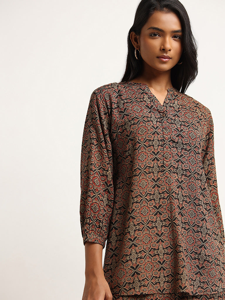 Utsa Black Straight Fit Printed Kurti