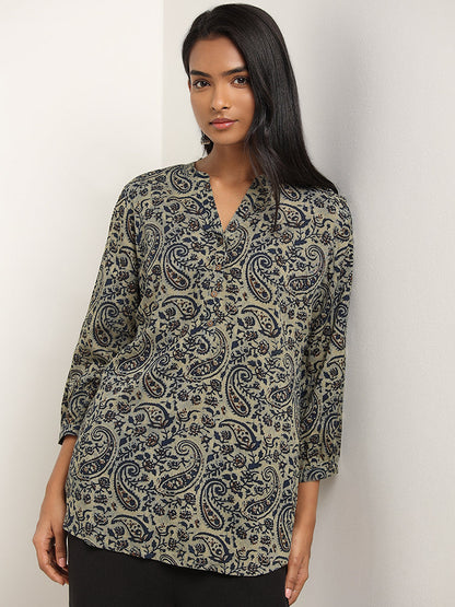 Utsa Indigo Straight Fit Paisley Printed Kurti