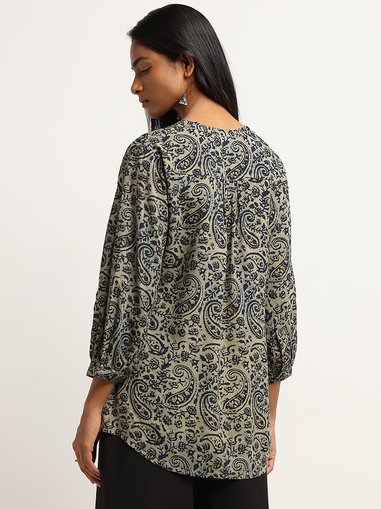 Utsa Indigo Straight Fit Paisley Printed Kurti