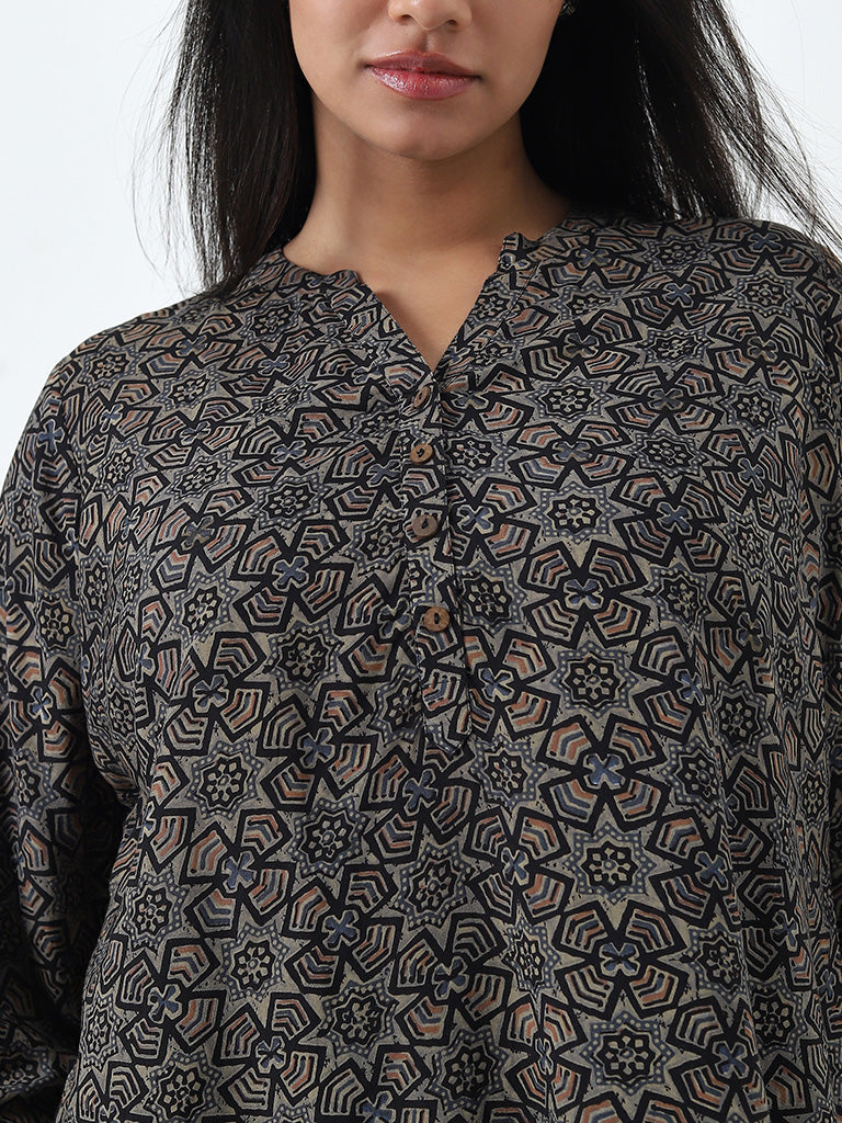 Diza Black Patterned A-Line Kurti