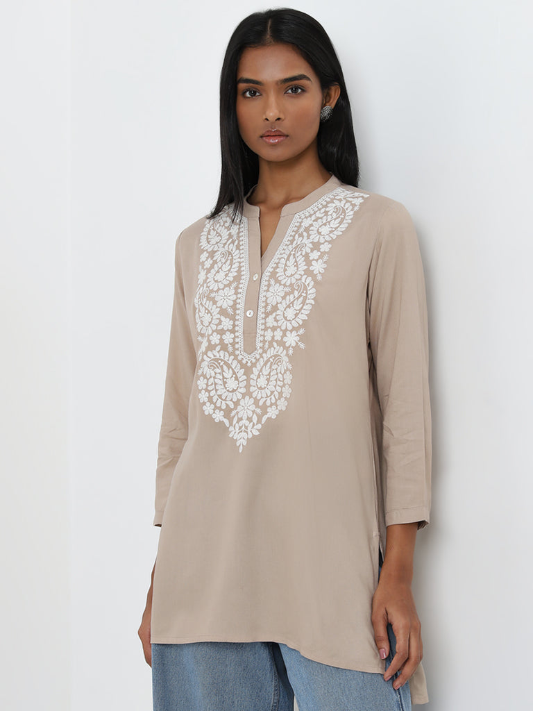 Utsa Beige Paisley Embroidered High-Low Kurti