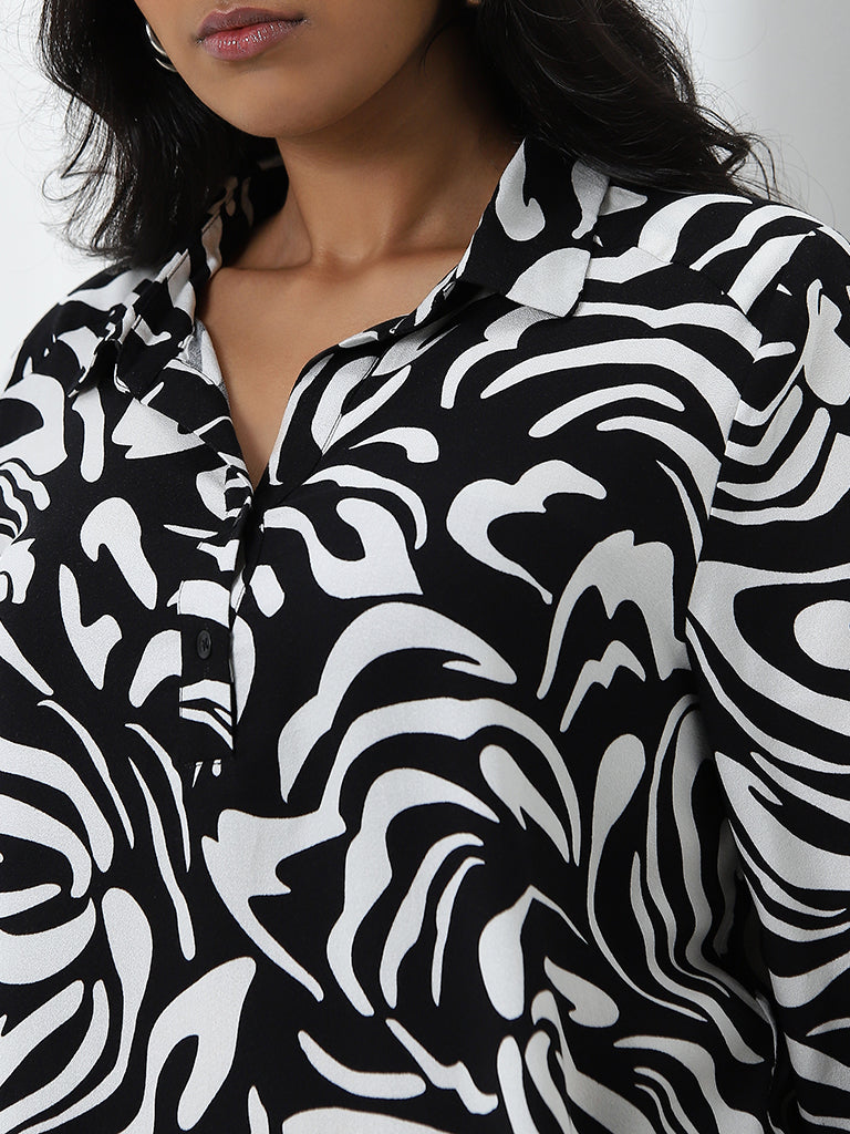 Gia Black & White Abstract Printed Blouse