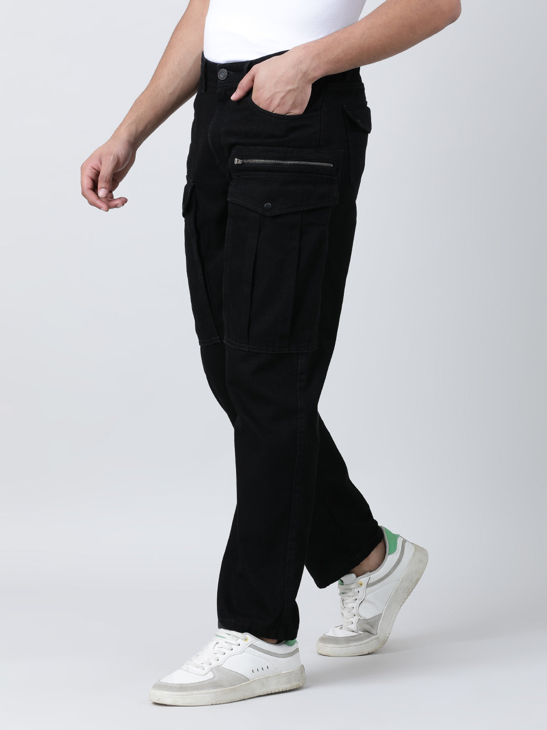 Men Black Relaxed Fit Solid Denim Cargo Jeans