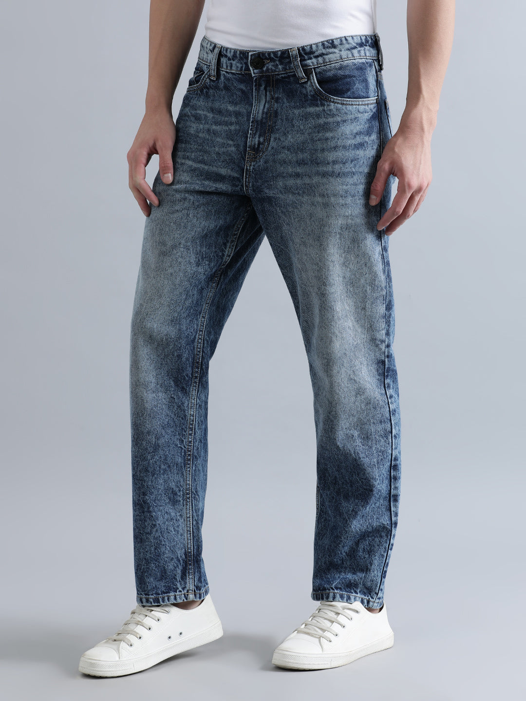 Men Mid Blue Relaxed Fit Solid Light Fade Jeans