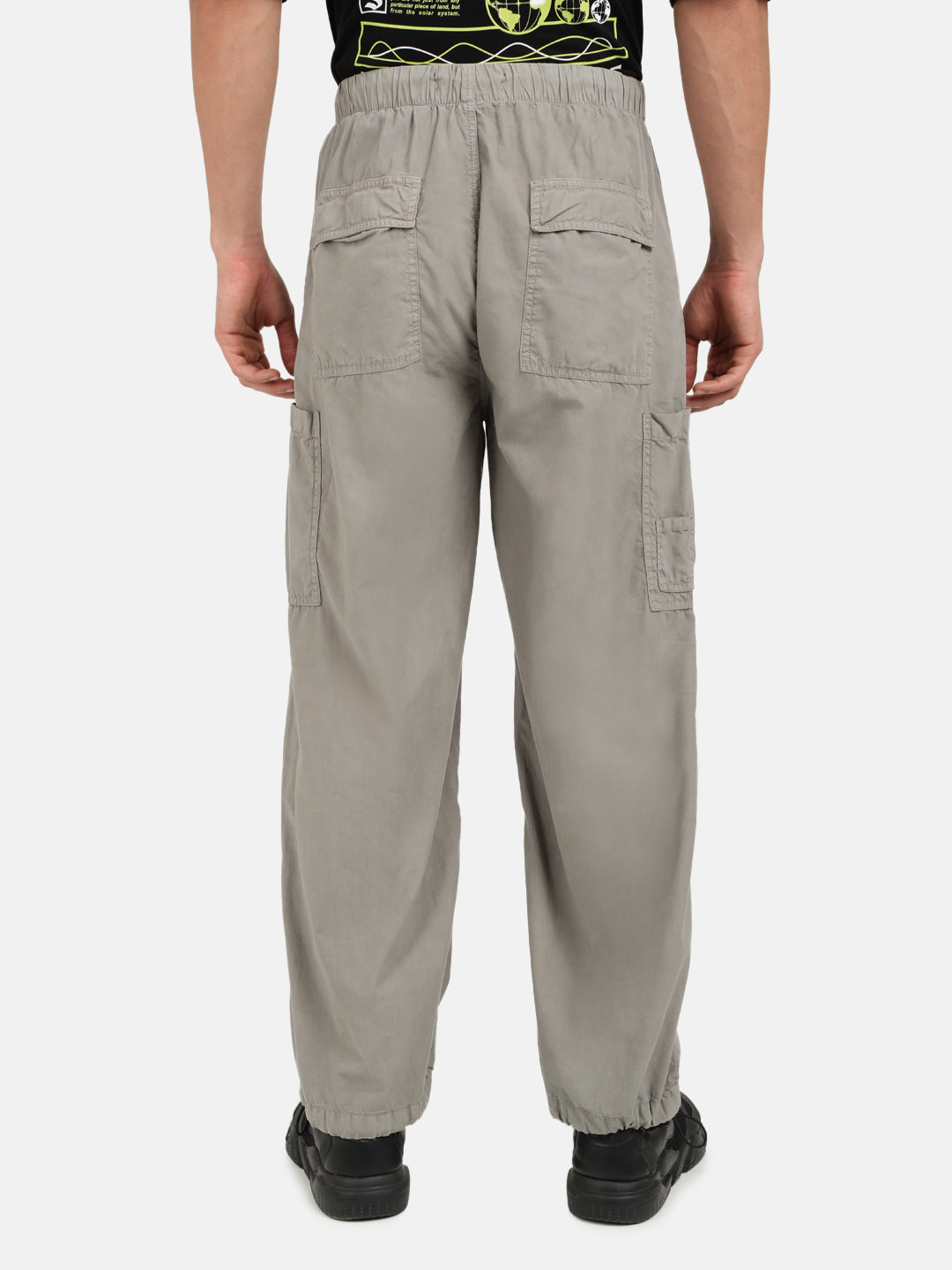 Men Alloy Grey Overdyed Parachute Fit Solid Cargo Trouser