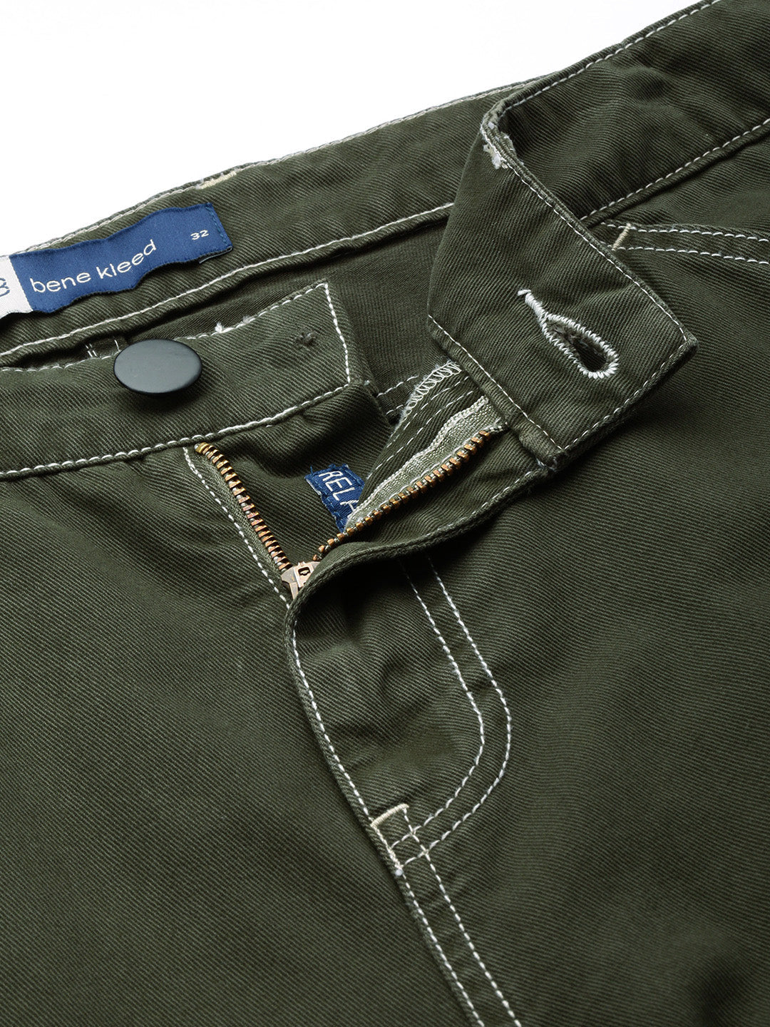 Men Woodland Green Relaxed Fit Solid Cargo Trouser with Contrast Stitch