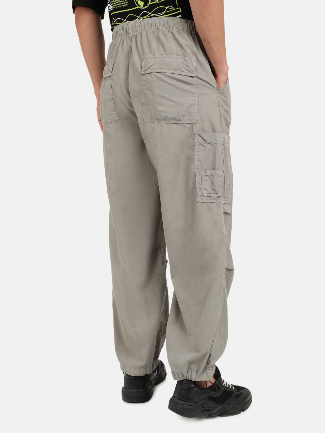 Men Alloy Grey Overdyed Parachute Fit Solid Cargo Trouser