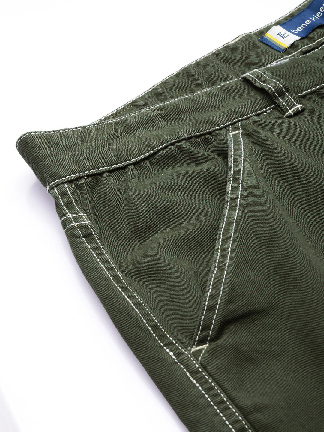 Men Woodland Green Relaxed Fit Solid Cargo Trouser with Contrast Stitch