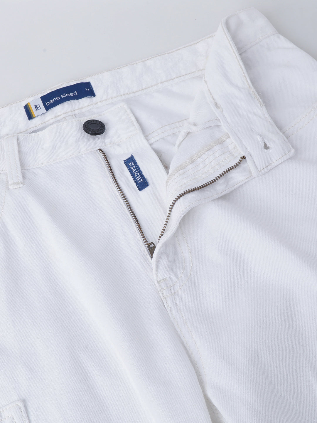 Men White Straight Fit Solid Cargo Jeans with Zipper Pockets