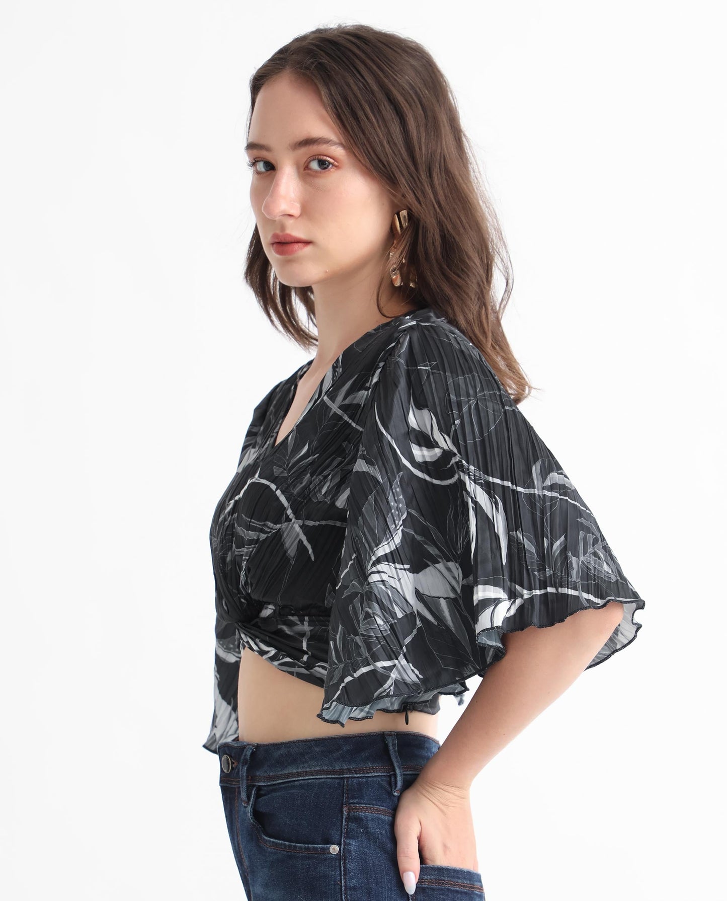 Rareism Women Ainara Dark Black Polyester Fabric Regular Fit Cropped V-Neck Half Sleeves Abstract Print Top