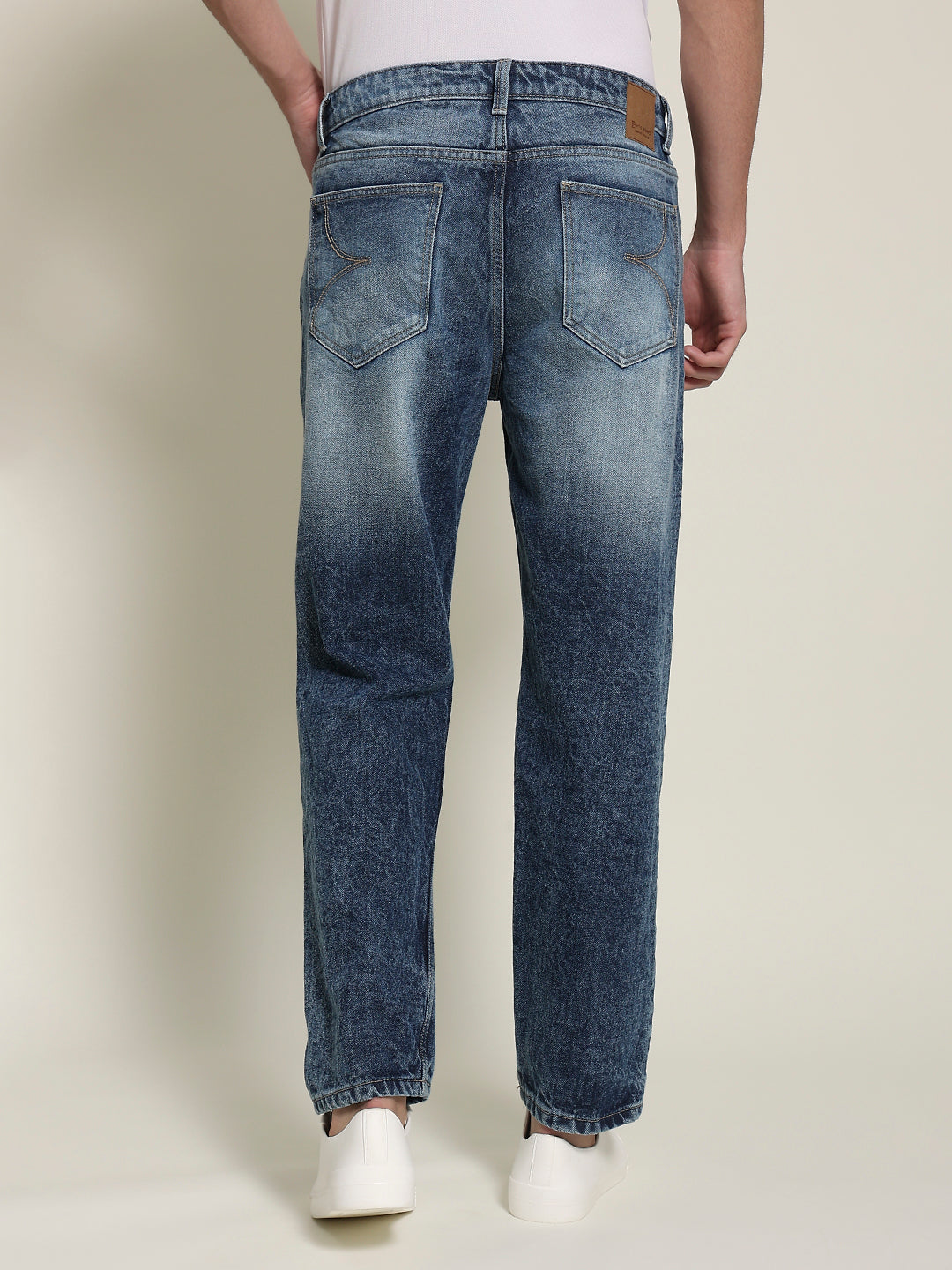 Men Midblue Relaxed Fit Solid Distressed Jeans