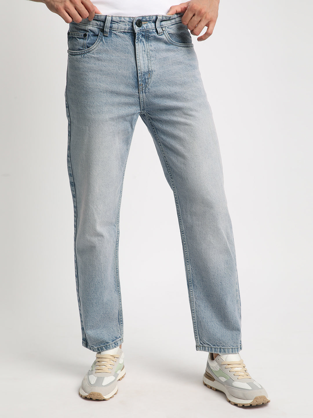 Men Blue Relaxed Fit Solid Light Tinted Jeans