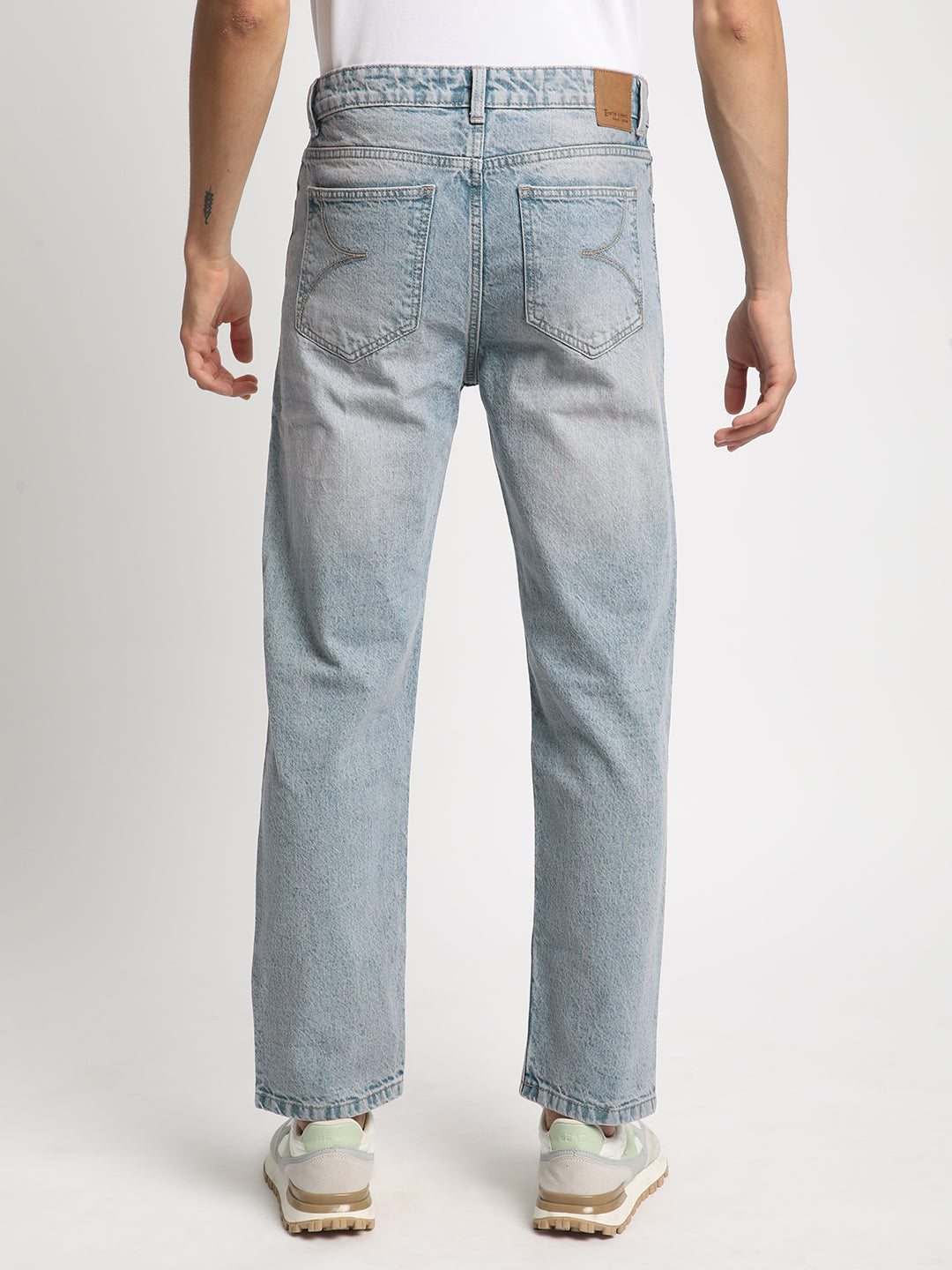 Men Blue Relaxed Fit Solid Light Tinted Jeans