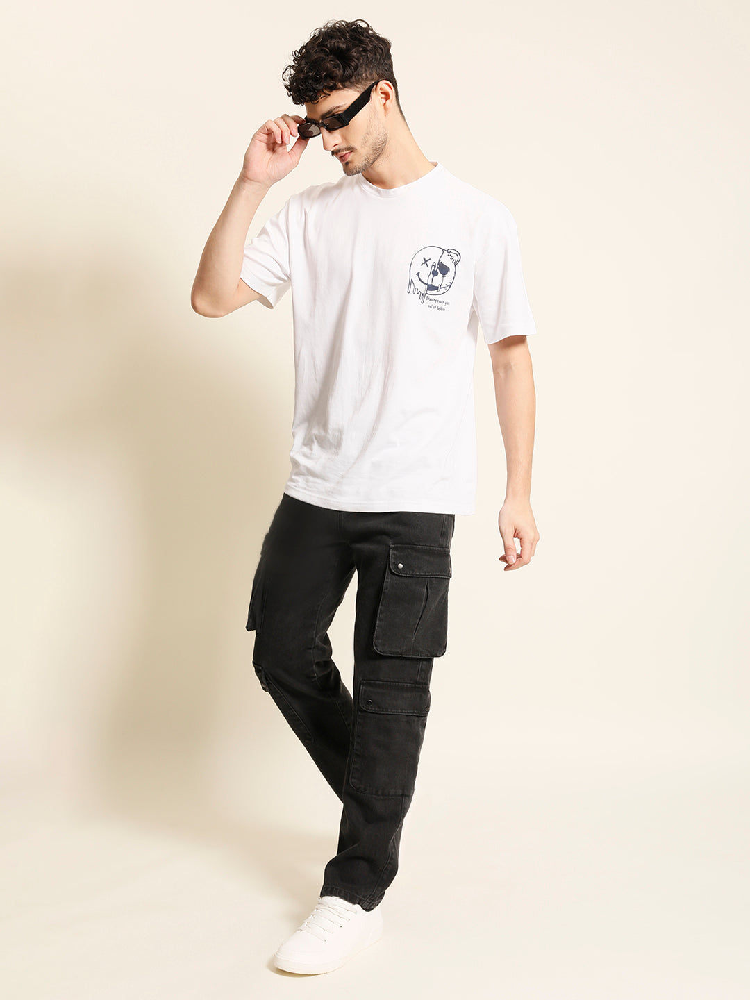 Men Charcoalgrey Relaxed Fit Solid Jeans With Snap