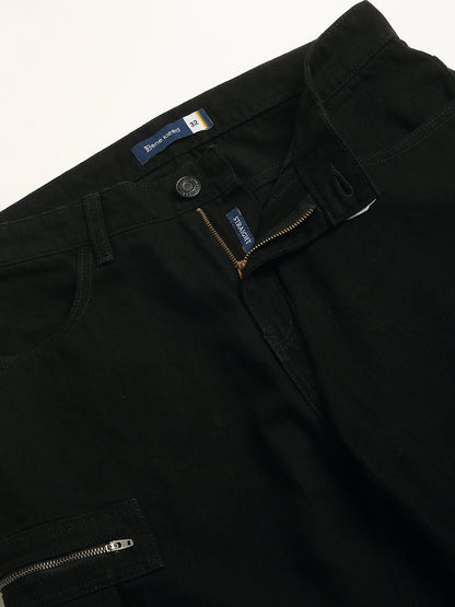 Men Black Straight Fit Solid Cargo Jeans with Zipper Pockets