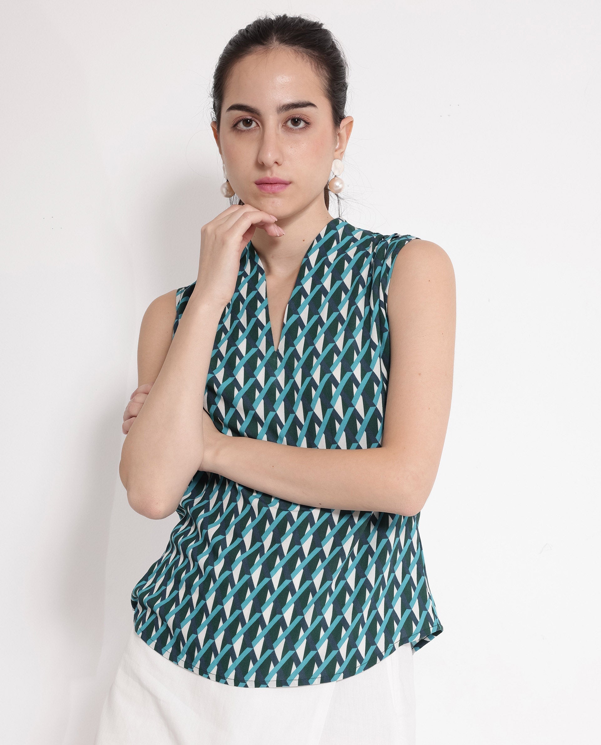 Rareism Women Livon Multi Sleeveless V-Neck Geometric Print Top