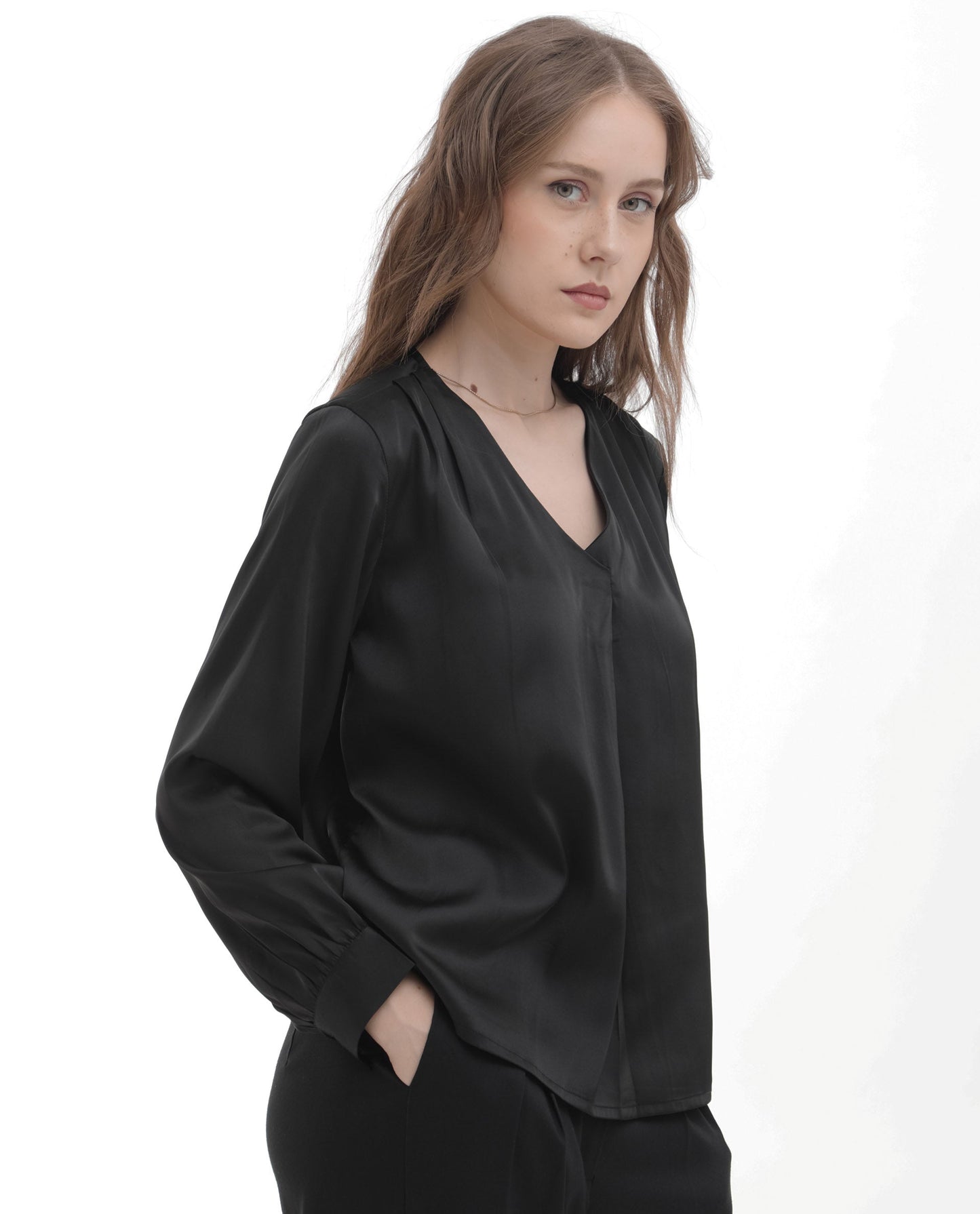 Rareism Women Lohan Black Polyester Fabric Full Sleeve V-Neck Solid Regular Length Top