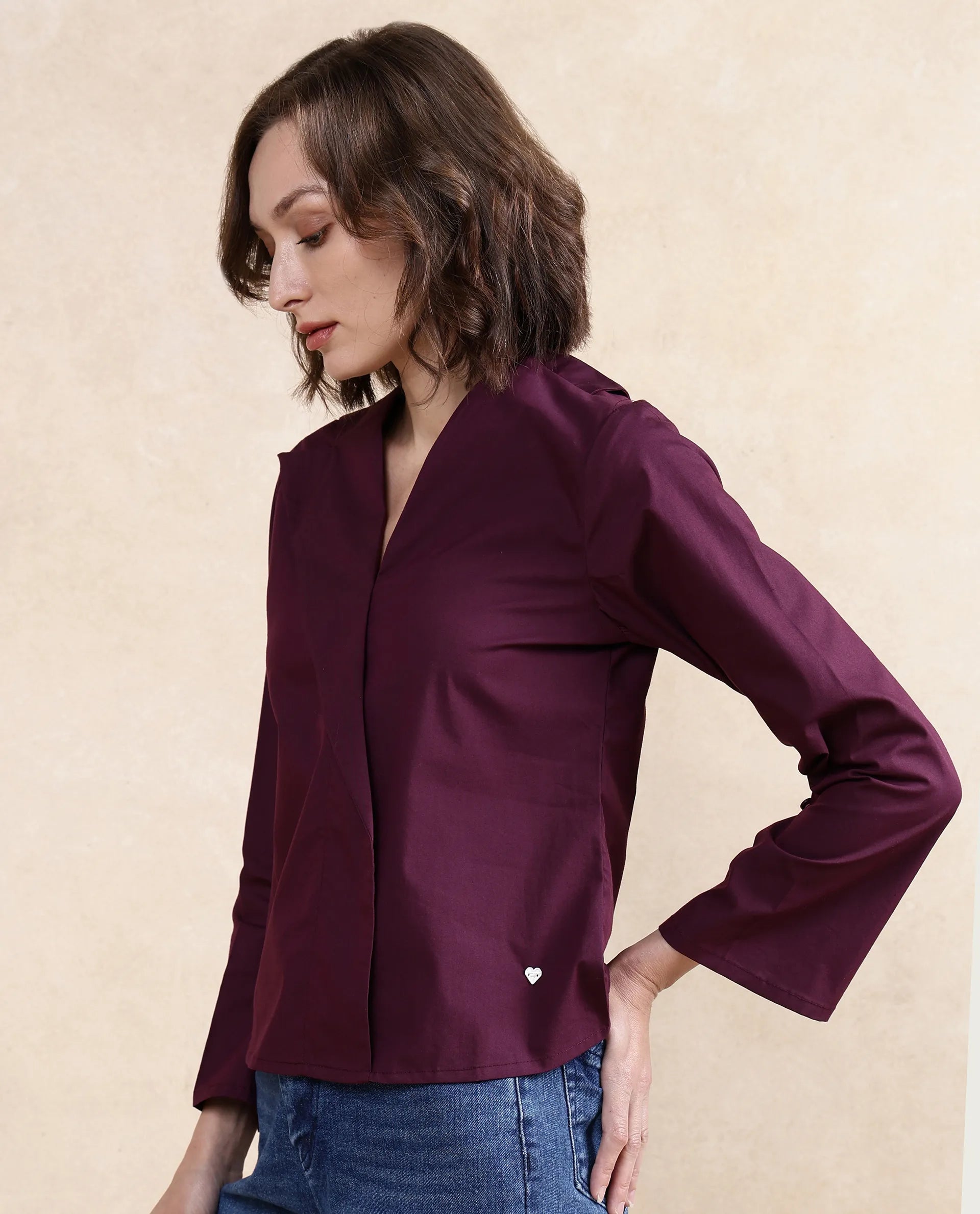 Rareism Women Perdu Purple Bell Sleeves V-Neck Plain Top