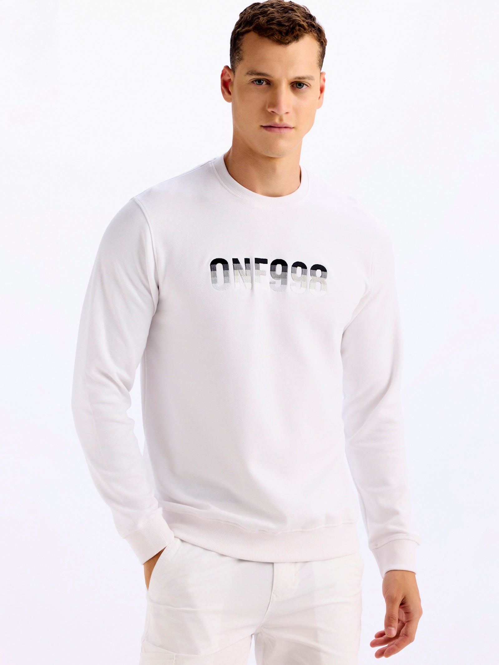 White Chest Embroidery Sweatshirt