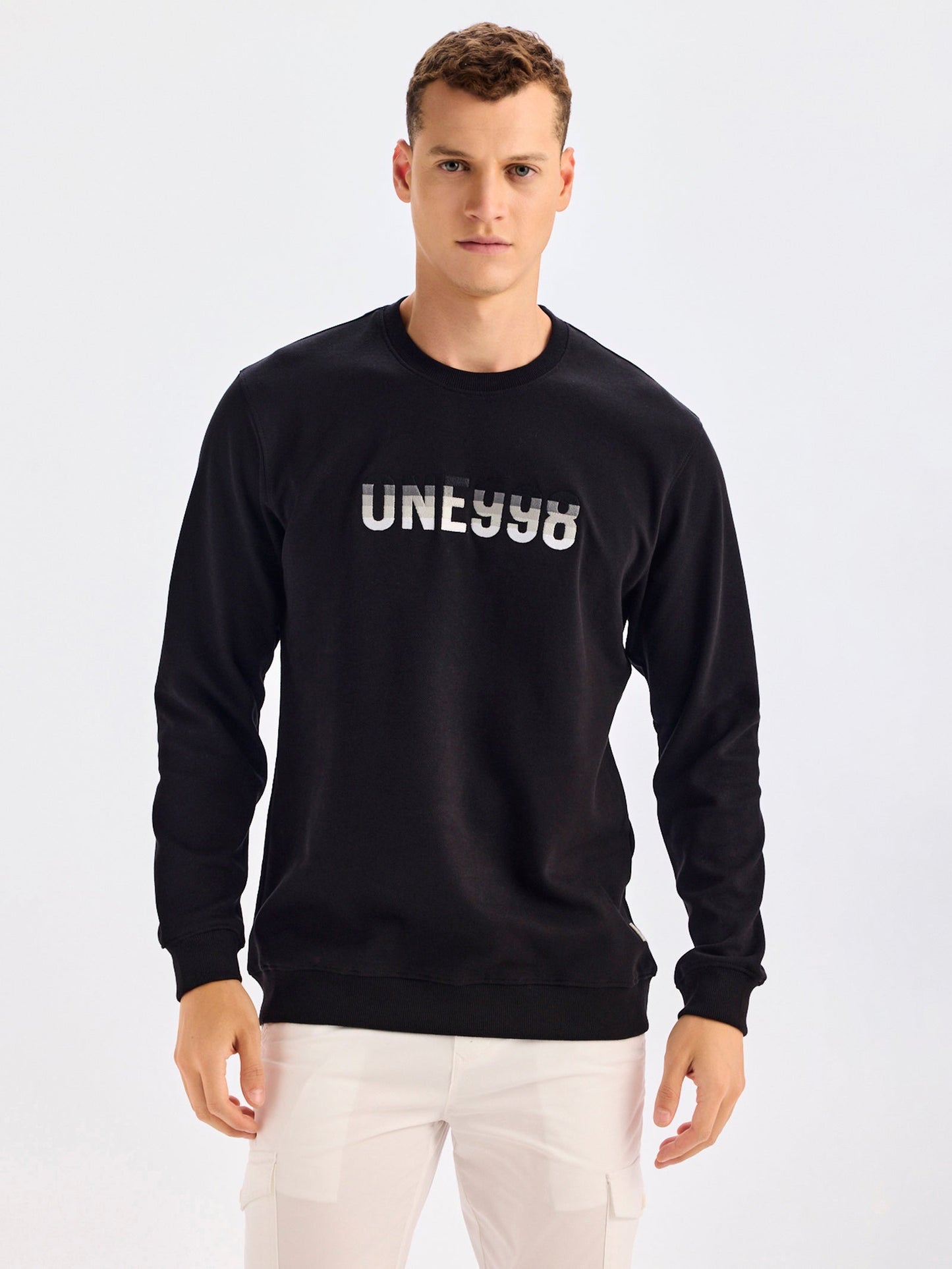 Black Chest Embroidery Sweatshirt