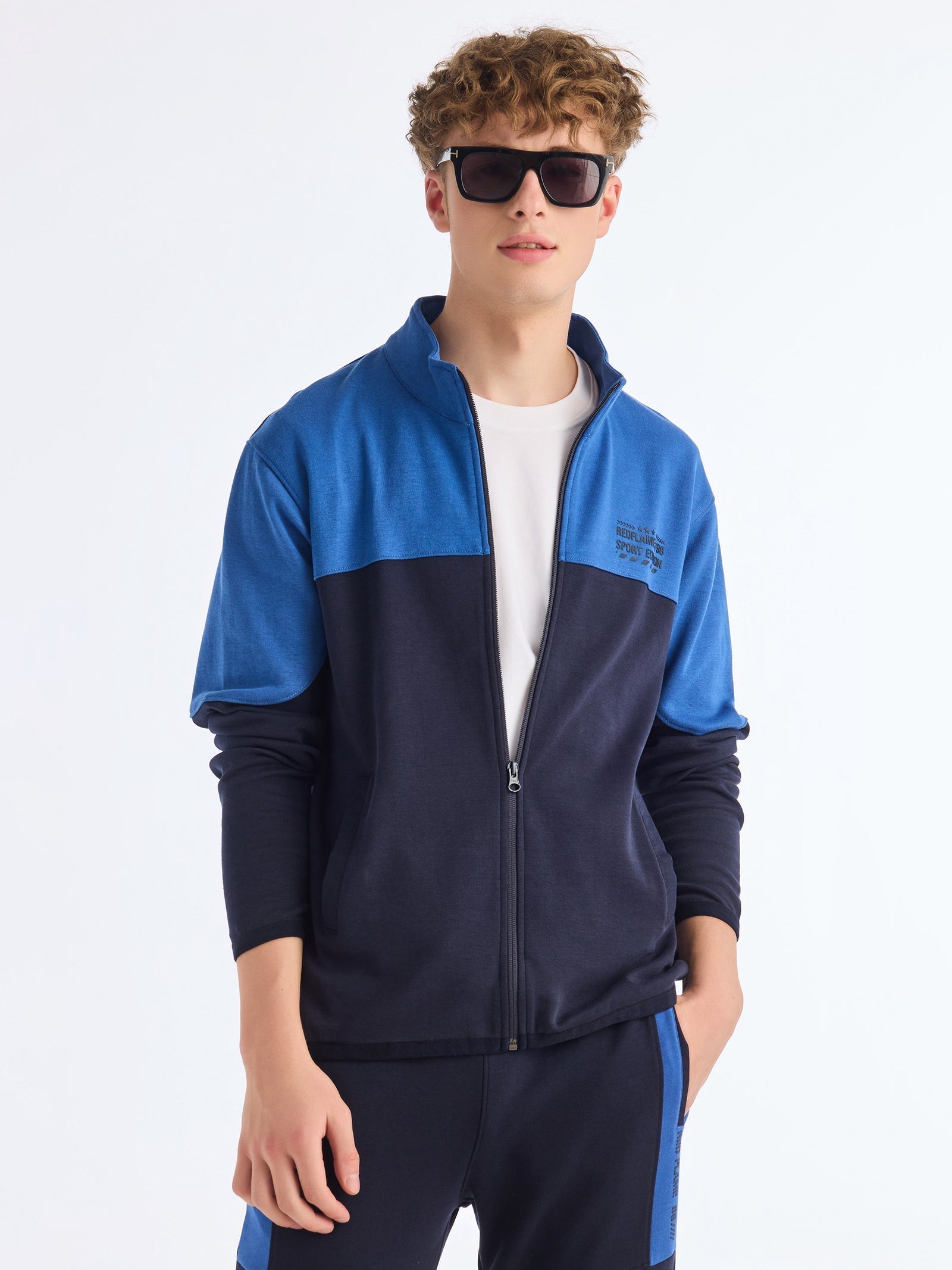 Blue Solid Zipped Sweatshirt