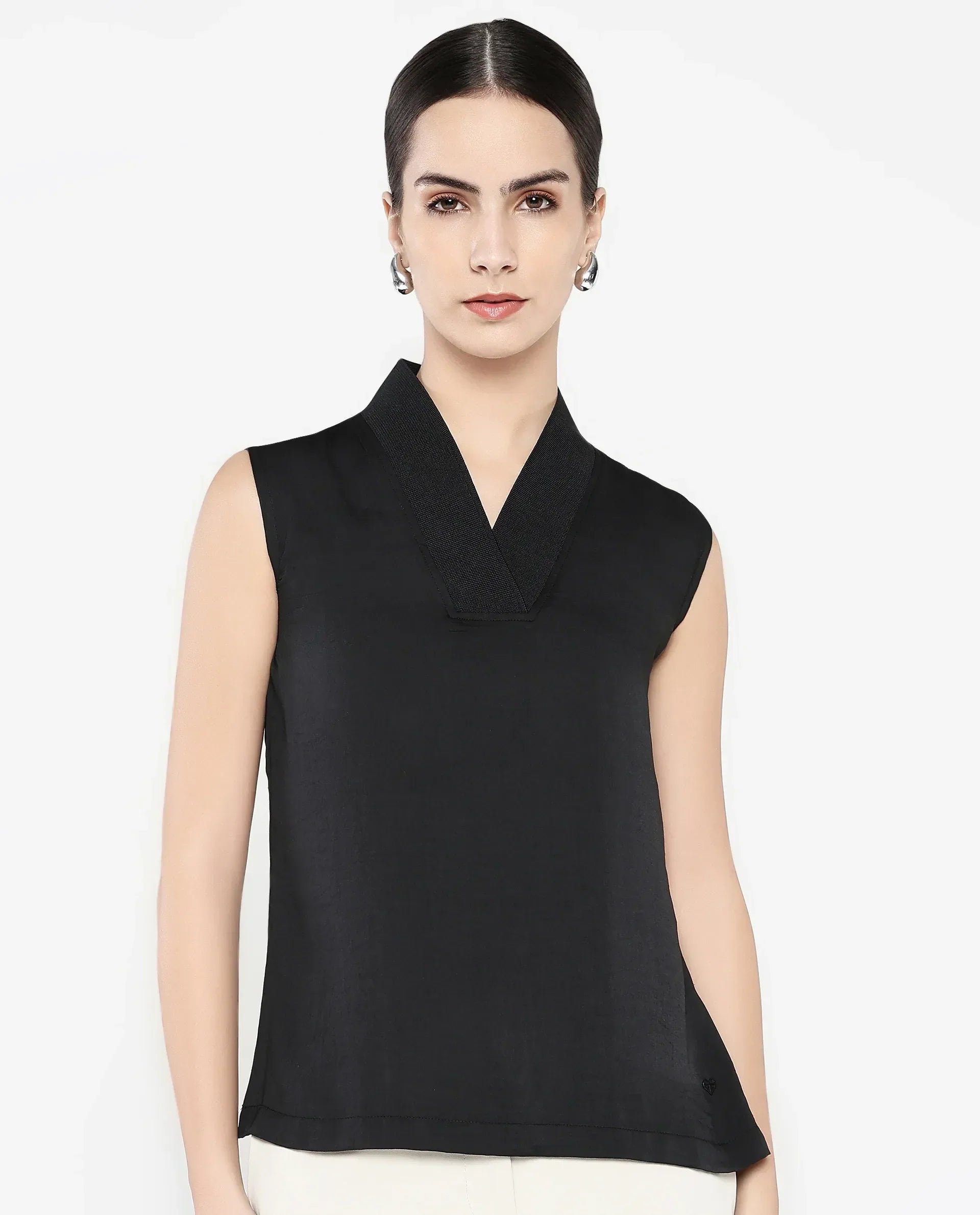 Rareism Women Siyar Black Plain Top