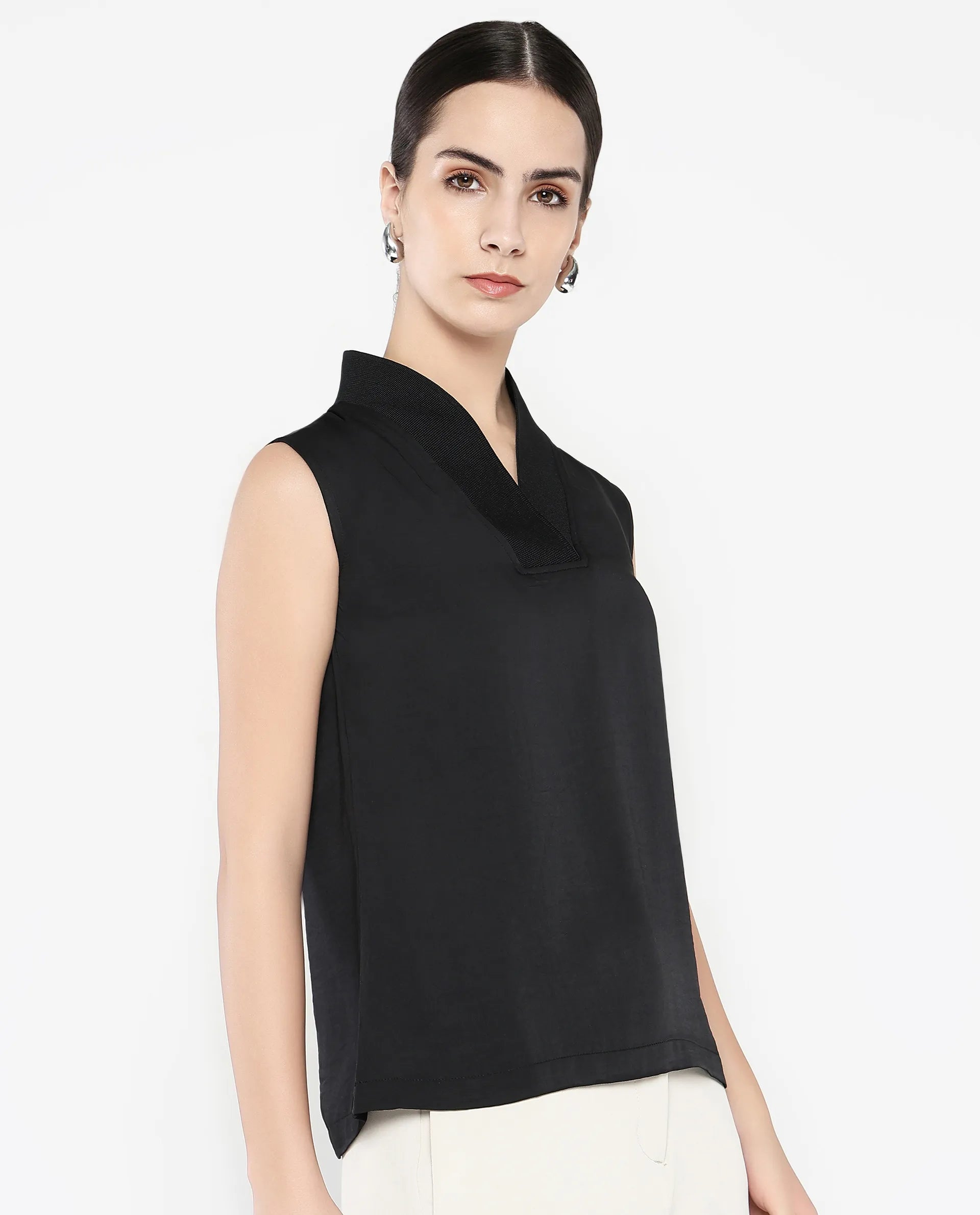 Rareism Women Siyar Black Plain Top