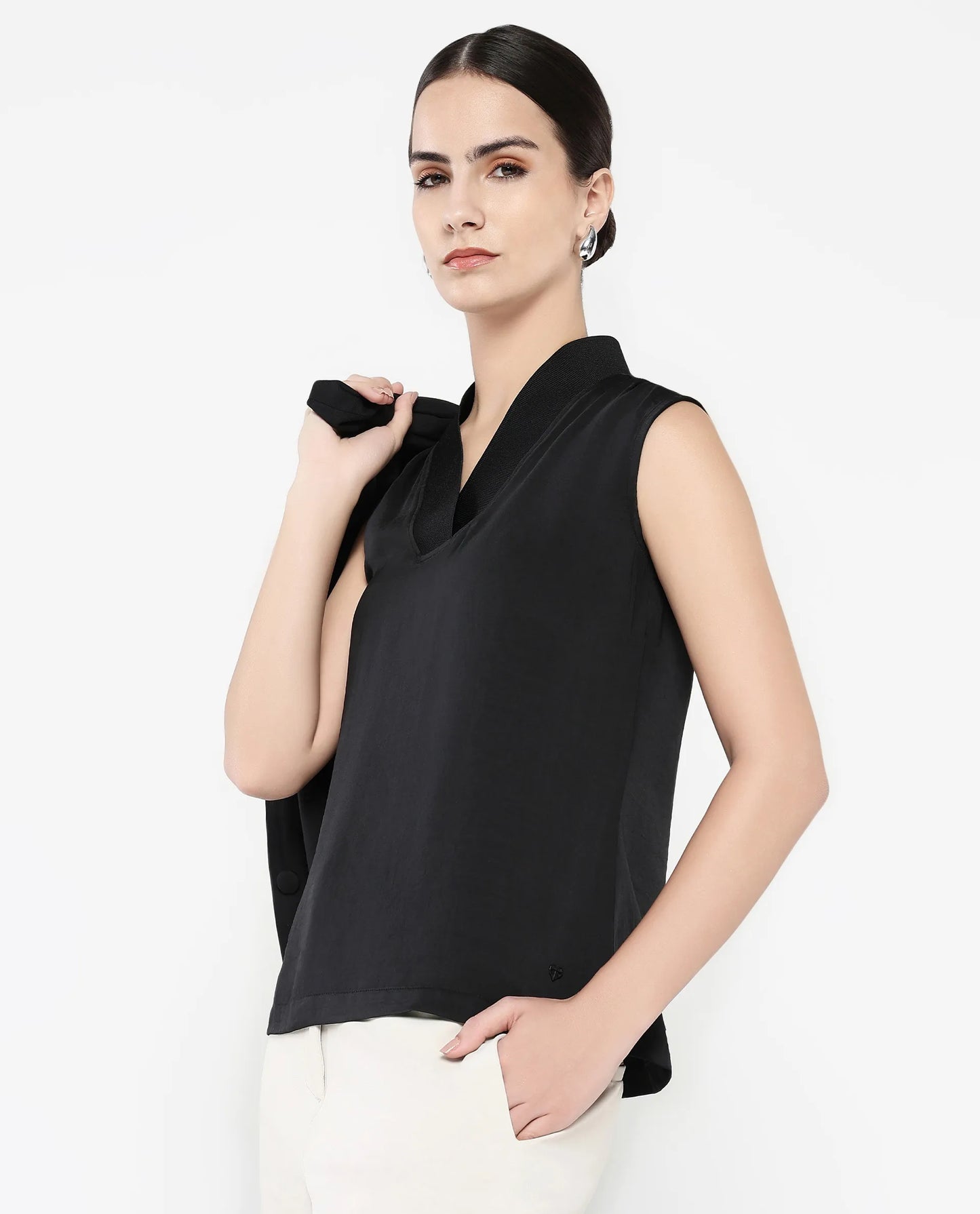 Rareism Women Siyar Black Plain Top