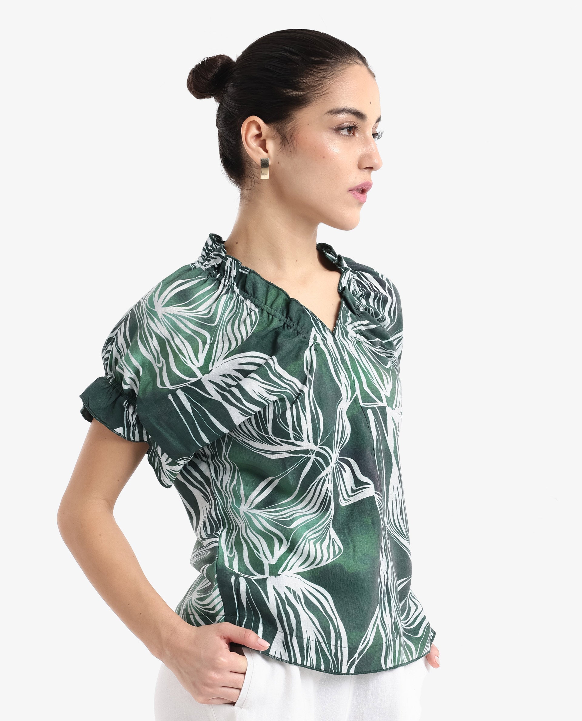 Rareism Women Tichin Green Extended Sleeves V-Neck Abstract Print Top