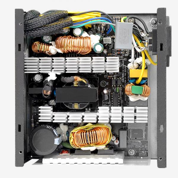 THERMALTAKE TR2 S700 700W 80 + White Non Modular ATX 2.0 Power Supply